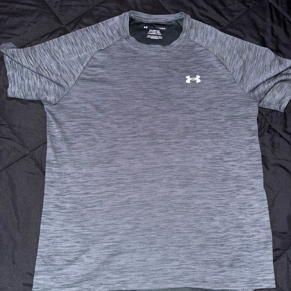 Under Armour Men's Grey Tee